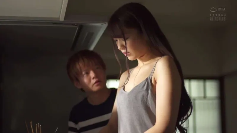 Người tình của chị gái nắc cô em vợ đang buồn bã vì thất tình